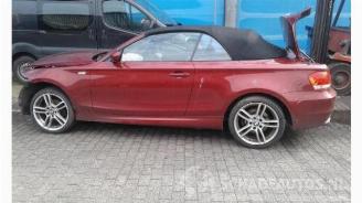 Coche siniestrado BMW 1-serie 1 serie (E88), Cabrio, 2007 / 2013 125i 24V 2012