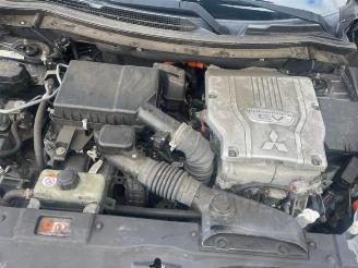 Mitsubishi Outlander Outlander (GF/GG), SUV, 2012 / 2022 2.0 16V PHEV 4x4 picture 6