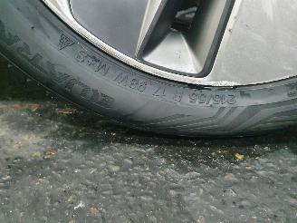 Hyundai Kona Premium 64kWh picture 30