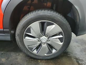 Hyundai Kona Premium 64kWh picture 25