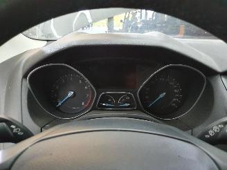 Ford Focus 1.0 EcoBoost 100pk picture 29