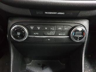 Ford Fiesta 1.0 EcoBoost Titanium picture 10