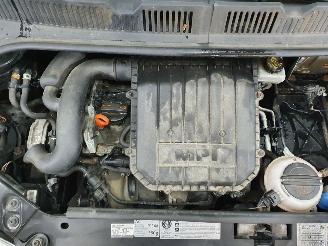 Volkswagen Up! 121 1.0 BlueMotion High Up! picture 23