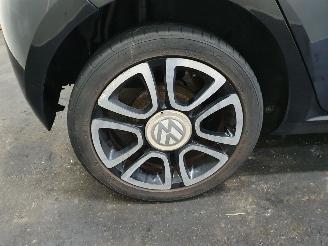 Volkswagen Up! 121 1.0 BlueMotion High Up! picture 13