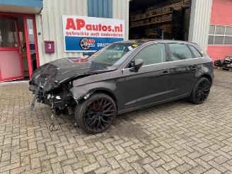 Vrakbiler auto Audi A3 A3 Sportback (8VA/8VF), Hatchback 5-drs, 2012 / 2020 1.4 TFSI ACT 16V 2013/9
