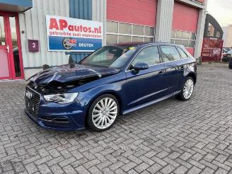 Vrakbiler auto Audi A3 A3 Sportback (8VA/8VF), Hatchback 5-drs, 2012 / 2020 1.4 TFSI 16V e-tron 2015/12