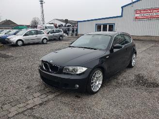 Uttjänta bilar auto BMW 1-serie Carbonschwarz Met. 416 Onderdelen 2008/4
