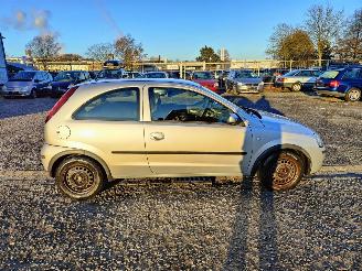 Opel Corsa C 1.0 12V Zilver Z157 Onderdelen F13 Bak picture 5