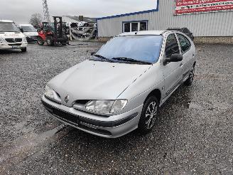 demontáž osobní automobily Renault Mégane 1.6 Zilver MV640 Onderdelen K4M720 Motor 1999/3