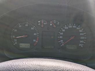 Volkswagen Golf 1.6 picture 13