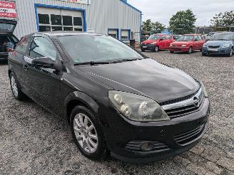 Opel Astra GTC 1.6 picture 3