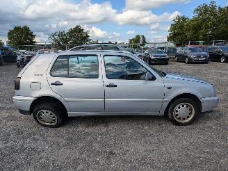 Volkswagen Golf 1.6 picture 4