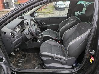 Renault Clio 1.6 picture 10