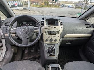 Opel Zafira 1.9 CDTI picture 12