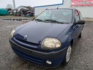 Auto da rottamare Renault Clio 1.2 1999/11