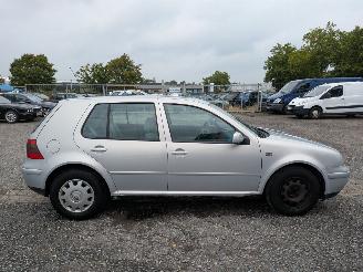 Volkswagen Golf 1.6 picture 4