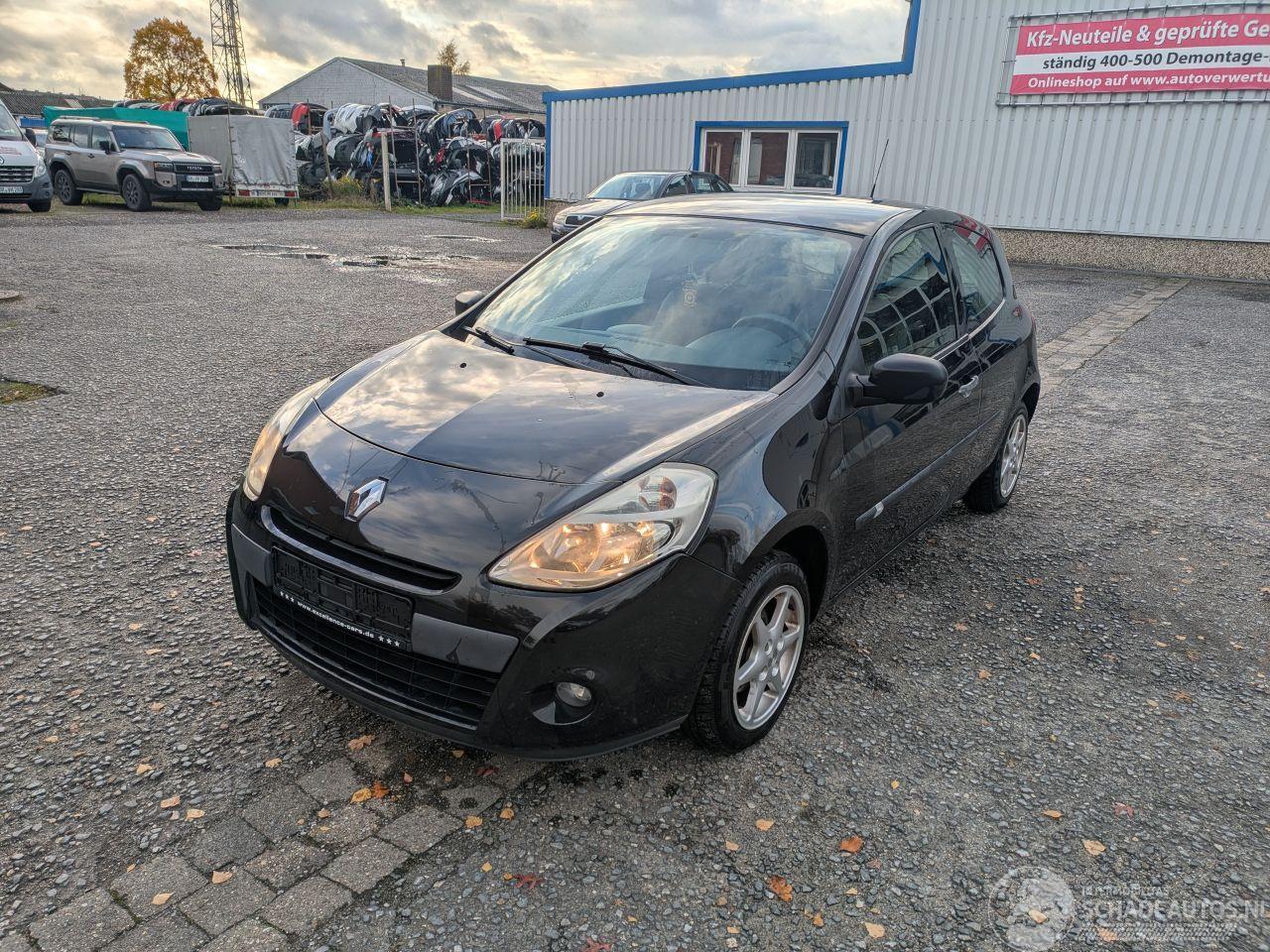 Renault Clio III 1.2 16V NV676