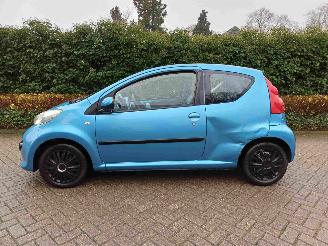 Peugeot 107 1.0-12V XR airco picture 13