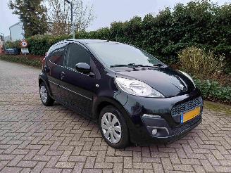 damaged passenger cars Peugeot 107 1.0 Envy 5drs airco 2012/9