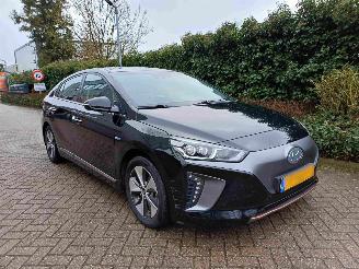 Vaurioauto  passenger cars Hyundai Ioniq Premium EV 2018/6
