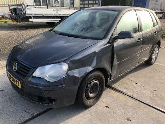 Volkswagen Polo 14i 16v 5 drs AIRCO picture 2