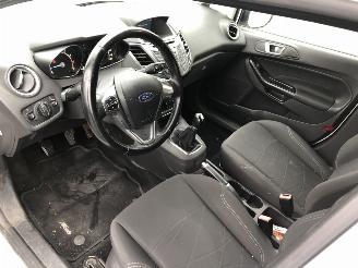 Ford Fiesta 1.0i White Edition 5 drs picture 6