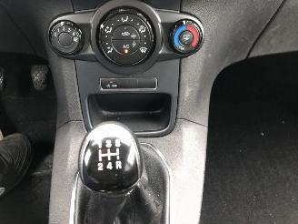 Ford Fiesta 1.0i White Edition 5 drs picture 10