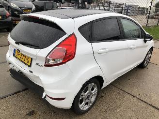 Ford Fiesta 1.0i White Edition 5 drs picture 4