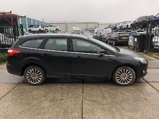 Unfallwagen Ford Focus 1.6i ecoboost 110kW Combi 2011/12