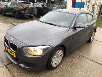 BMW 1-serie 114i 75kW E5 picture 2