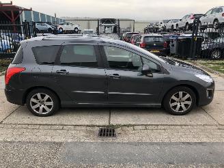 damaged passenger cars Peugeot 308 16vti 88kW E5 SW Panodak 2012/4