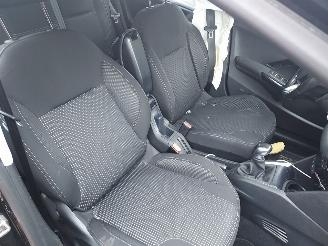 Peugeot 208  picture 17