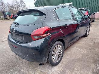 Peugeot 208  picture 13