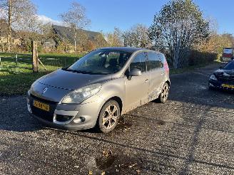 krockskadad bil auto Renault Scenic 1.4 tce Weinig km !! 2009/7