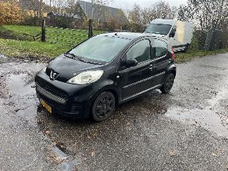 Schadeauto Peugeot 107 Weinig km !! 2009/6