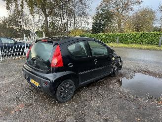 Peugeot 107 Weinig km !! picture 5