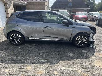 Renault Clio E-TECH HYBRID nieuwstaat picture 6