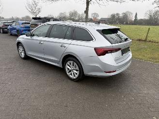 Skoda Octavia 2.0 TDI Automaat picture 4