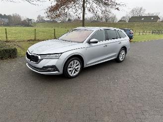 Voiture accidenté Skoda Octavia 2.0 TDI Automaat 2021/10