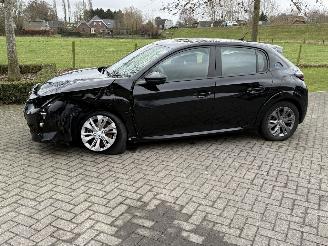 damaged passenger cars Peugeot e-208 EV Active Pack 50 kWh 2023/5