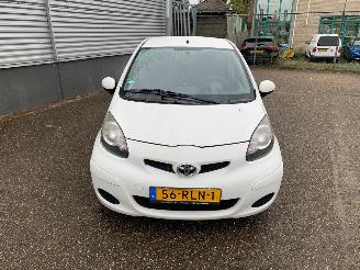 Voiture accidenté Toyota Aygo comfort navigator 2011/6