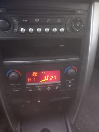 Peugeot 207 1.6 16V XS picture 15