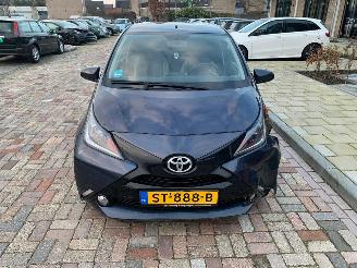 Schadeauto Toyota Aygo 1.0 vvt-i x nav 2018/6