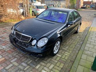 Mercedes E-klasse 200 KOMPRESSOR picture 2