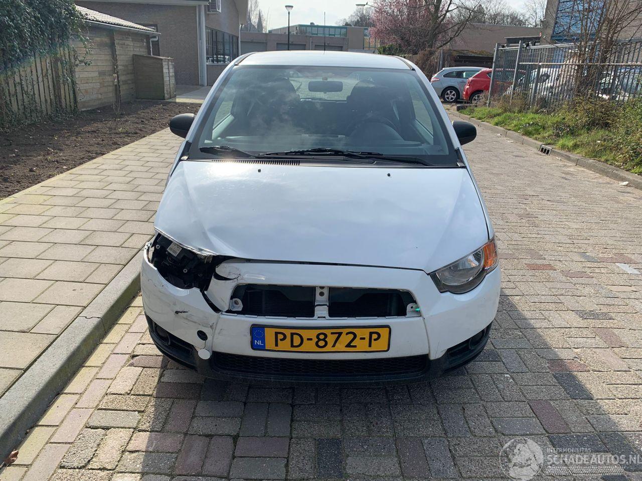 Mitsubishi Colt 