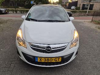 Auto incidentate Opel Corsa 1.4 16v color edition 2011/5