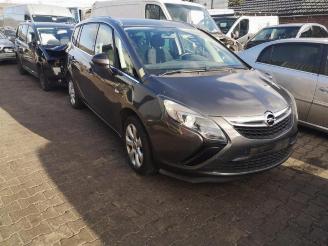 Coche siniestrado Opel Zafira Zafira Tourer (P12), MPV, 2011 / 2019 2.0 CDTI 16V 110 Ecotec 2012