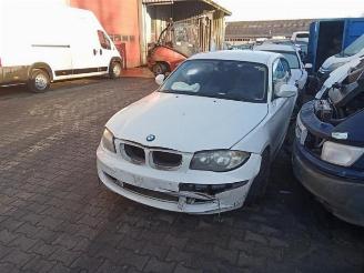 BMW 1-serie 1 serie (E81), Hatchback 3-drs, 2006 / 2012 116d 16V picture 2