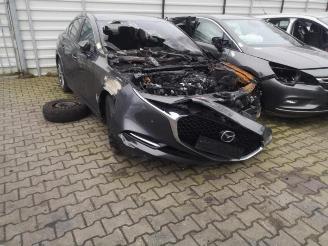 Auto da rottamare Mazda 3 3 (BP), Sedan, 2018 2.0 SkyActiv-X 180 M Hybrid 16V 2019