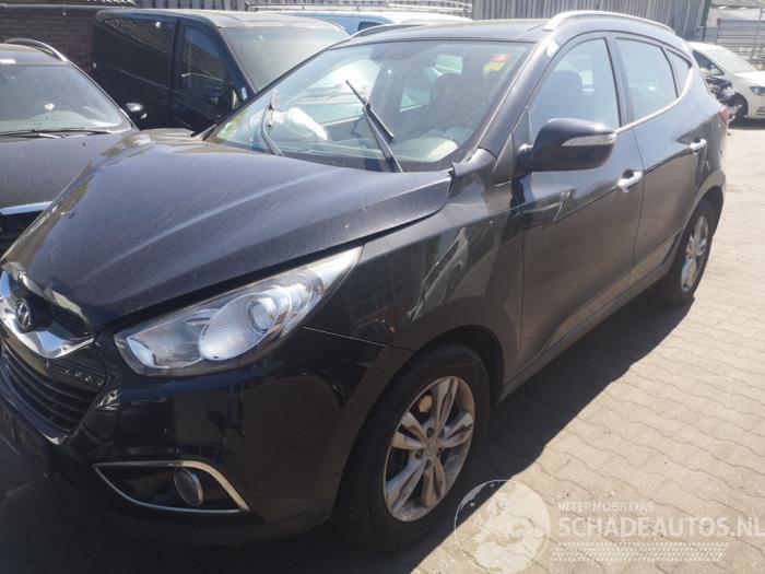 Hyundai Ix35 iX35 (LM), SUV, 2009 / 2015 2.0 CRDi 16V 4x4